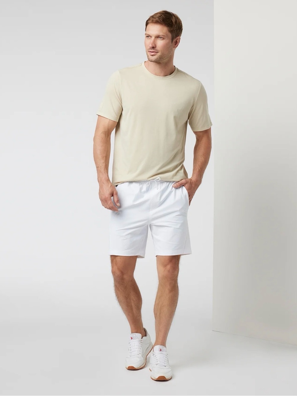 Vuori Crosscourt Short Unlined 7" size M